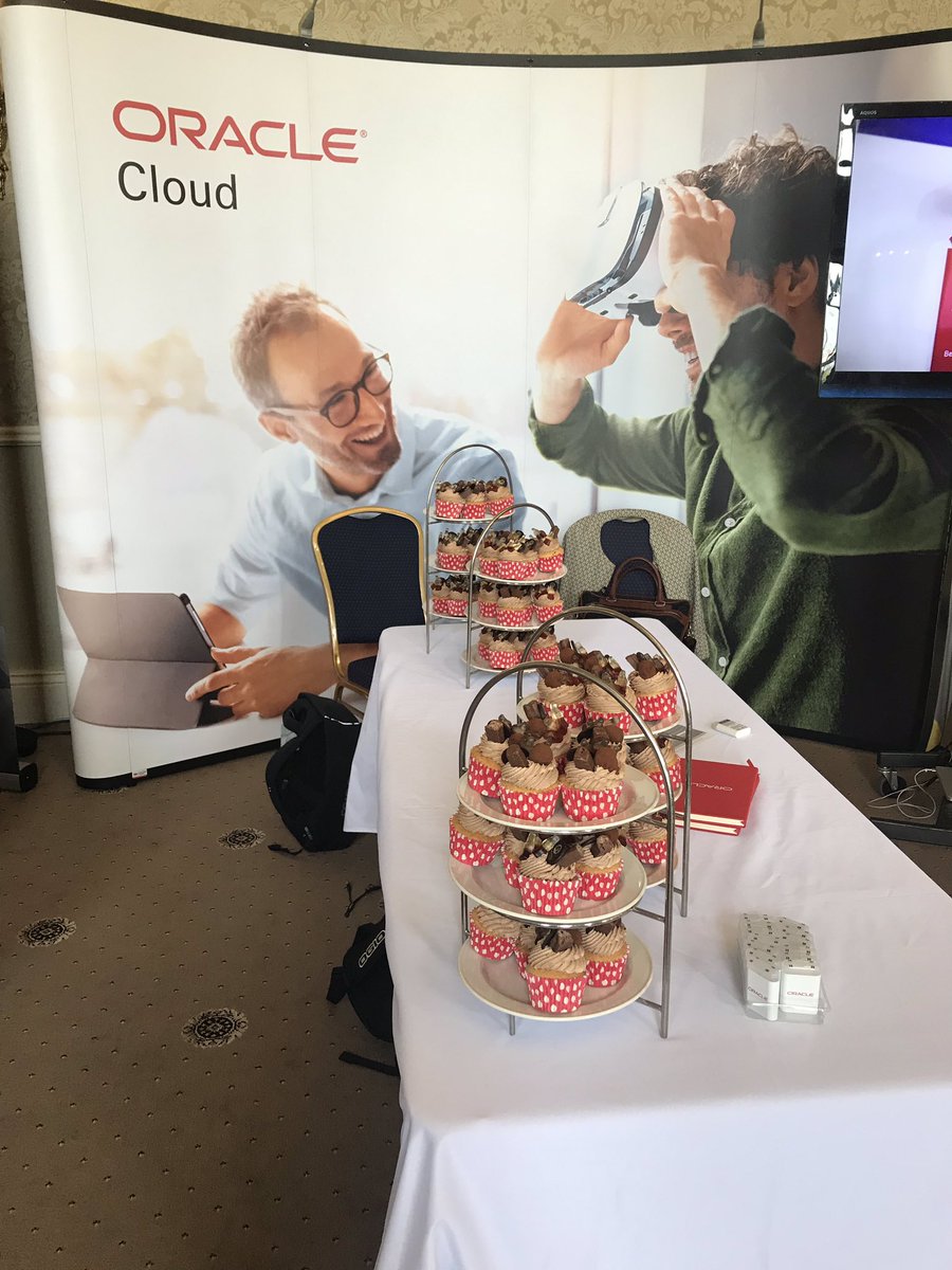 BrophyHolmes's tweet photo. @CCMA_Ireland #ccmasummit No bots required - just the chat. Come have a chat with Oracle on the break https://t.co/33hqvyex3y
