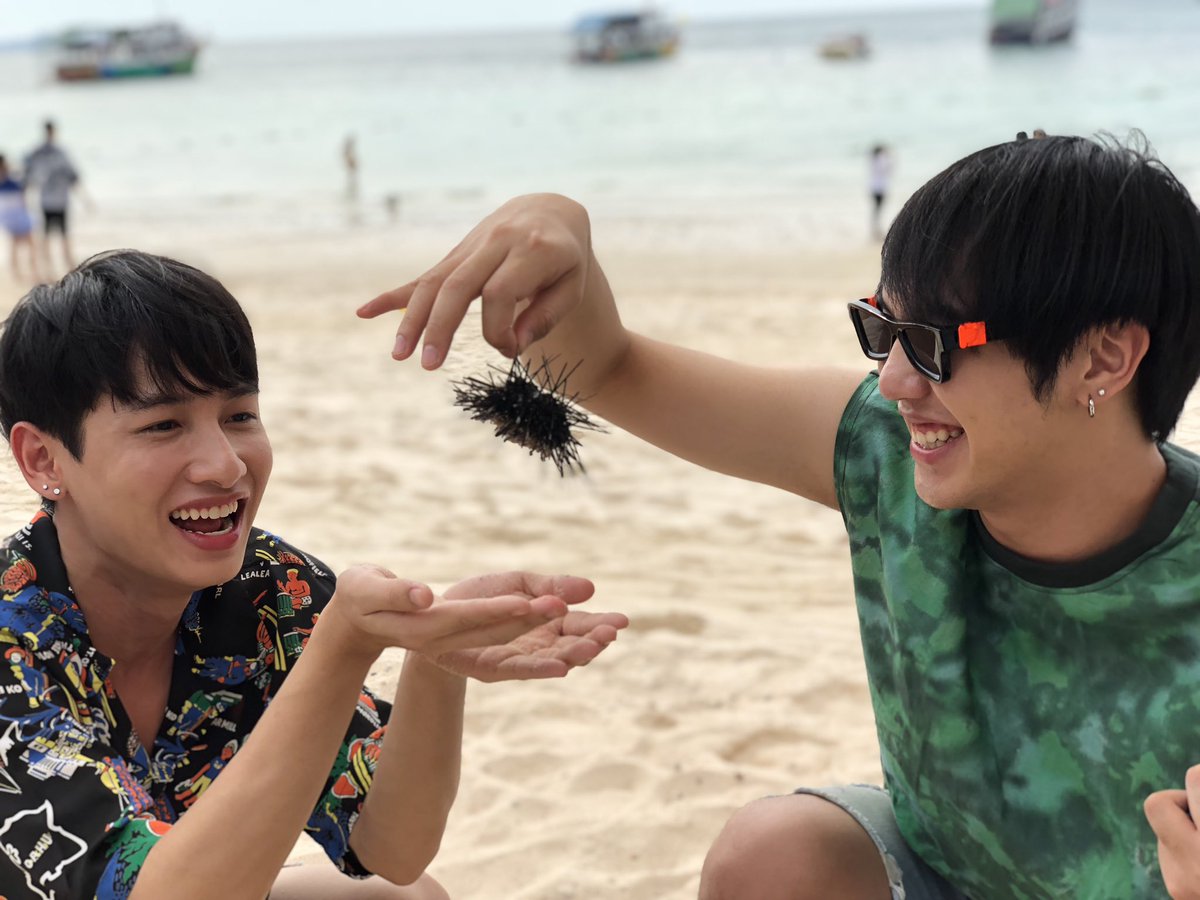 MyatThazinKyaw3's tweet photo. 💚
#ทฤษฎีจีบเธอ
#whitegun
#bomethird
#gunatthaphan https://t.co/cjUqr68tz7
