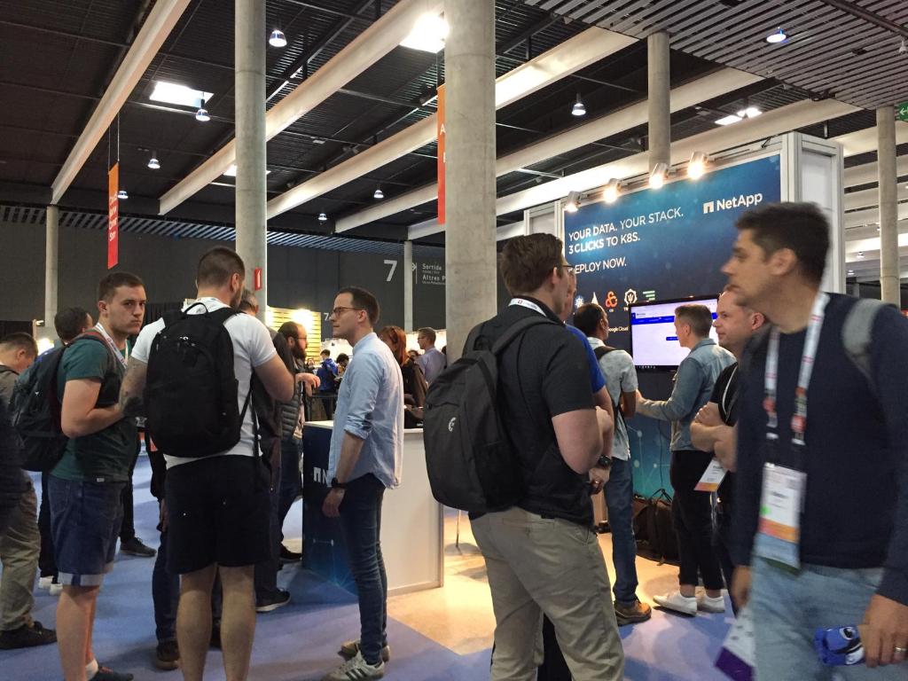 NetAppEMEA's tweet image. Day 3 & Our @NetApp team is energized to meet all you guys 😎 Walk in to Booth #G6 and ask about our public and private cloud solutions! #NetAppEMEA #NetAppDevOps