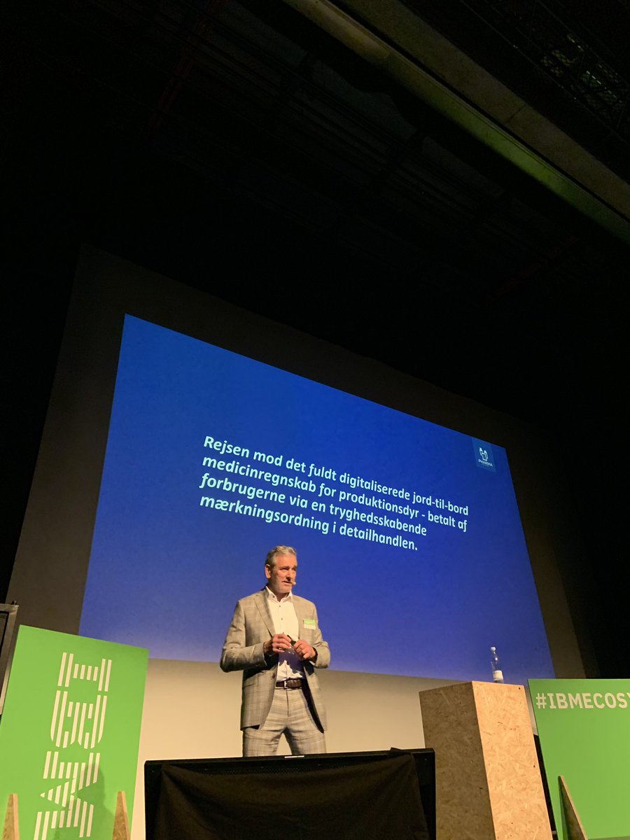 anja_dorner's tweet photo. Digitalisering i staldende! Super spændende at høre om jord-til-bord medicinregnskab til produktionsdyr. #pharmascore #IBMECOSYSTEMDK https://t.co/8d7XuRD8yi