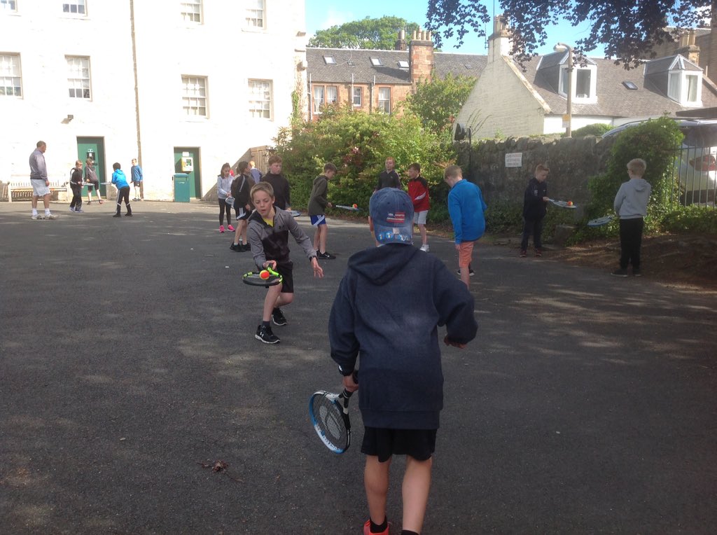 corstorphineps's tweet image. P6A tennis for #outdoorclassroomday #letsgetoutside