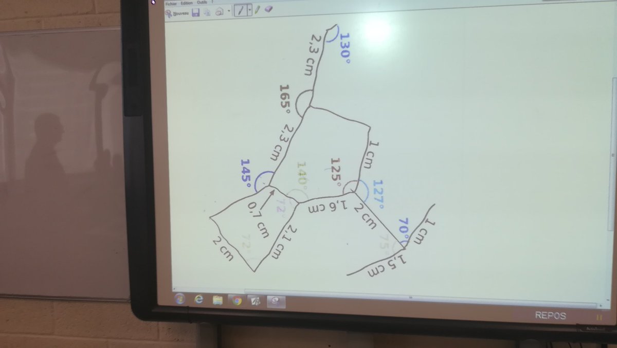 dane_nancy_metz's tweet photo. Chasse aux trésors #EscapeGame #travailcollaboratif #numérique en mathématiques lors  #Entrezcestouvert au collège Guynemer.
Les sixièmes cherche des enveloppes pour résoudre 6 énigmes et se partager le trésor.
 @acnancymetz @plannumerique
@Departement54 https://t.co/f3XvkL2az1