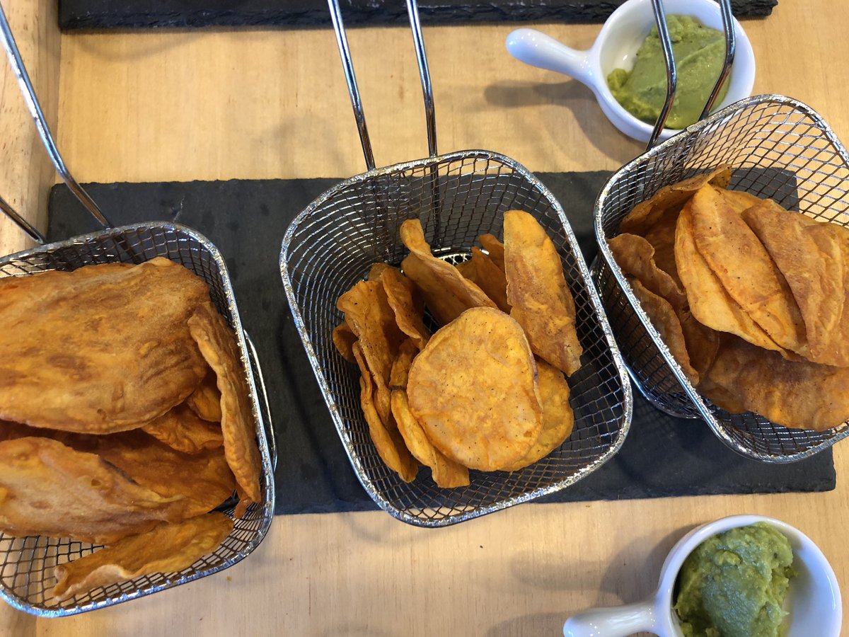 Ecotrophelia_ES's tweet photo. #BoniaFit utiliza como materia principal #boniato, al que se aplica una tecnología que permite reducción hasta 50% cantidad grasa que contiene, debido a proceso de fritura, lo que supone posicionarse como una alternativa dentro mercado que busca snacks +saludables | #Ecotrophelia https://t.co/zLDnNL3GMn