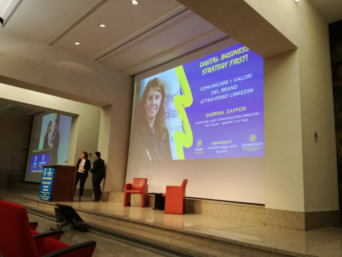 fabioricci1967's tweet photo. #LinkedIn #SMMdayIT argomento interessante cosi capisco perché non mi filano #digitalico @FlashAndrea tu che ne sei il guru illuminami 😂😛 https://t.co/IPVLhAyeFt