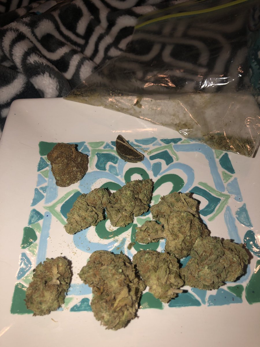 KillaCmills's tweet photo. ok so let me get this straight. 
this man made me a steak dinner. 
called me beautiful &amp; repeatedly said every inch of me is beautiful all night. 
smoked me down AS WELL AS SENT ME HOME WITH A BUNCH OF WEED. 
AND 
he gave me great dick?? 
yeah sounds like I gotta propose, brb. https://t.co/e6LcG8t2ki