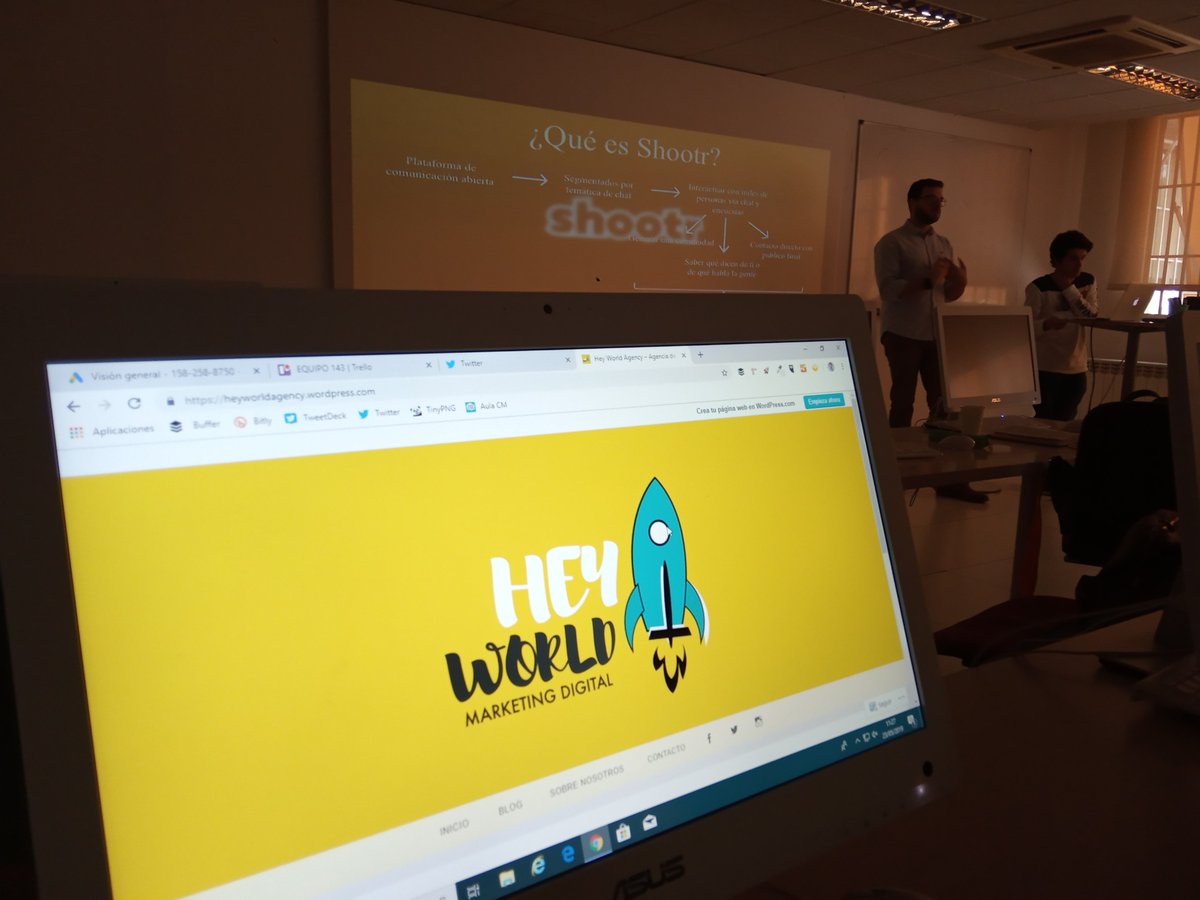 HeyWorldAgency's tweet photo. Aprendiendo las ventajas de #Shootr y #Twitch de la mano de @pedro_spbk y @_Alvaro_98_ .
Lo de comprar un móvil con mejor cámara lo dejamos para otro día. 🤷🤷🏼♂️ https://t.co/bdtZtp4Bi4