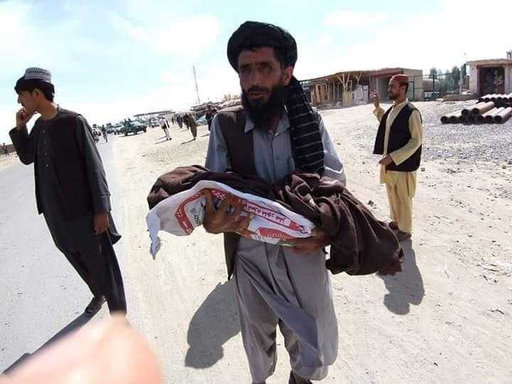 Rozina1212's tweet photo. A small kid killed yesterday in Ghazni due to #Taliban attack. The vehicle couldn't enter city & exploded at a check point when police avoided. #TalibanAtrocities #WarCrimes #AlFath is #AlFail https://t.co/mgSTl1KRJP