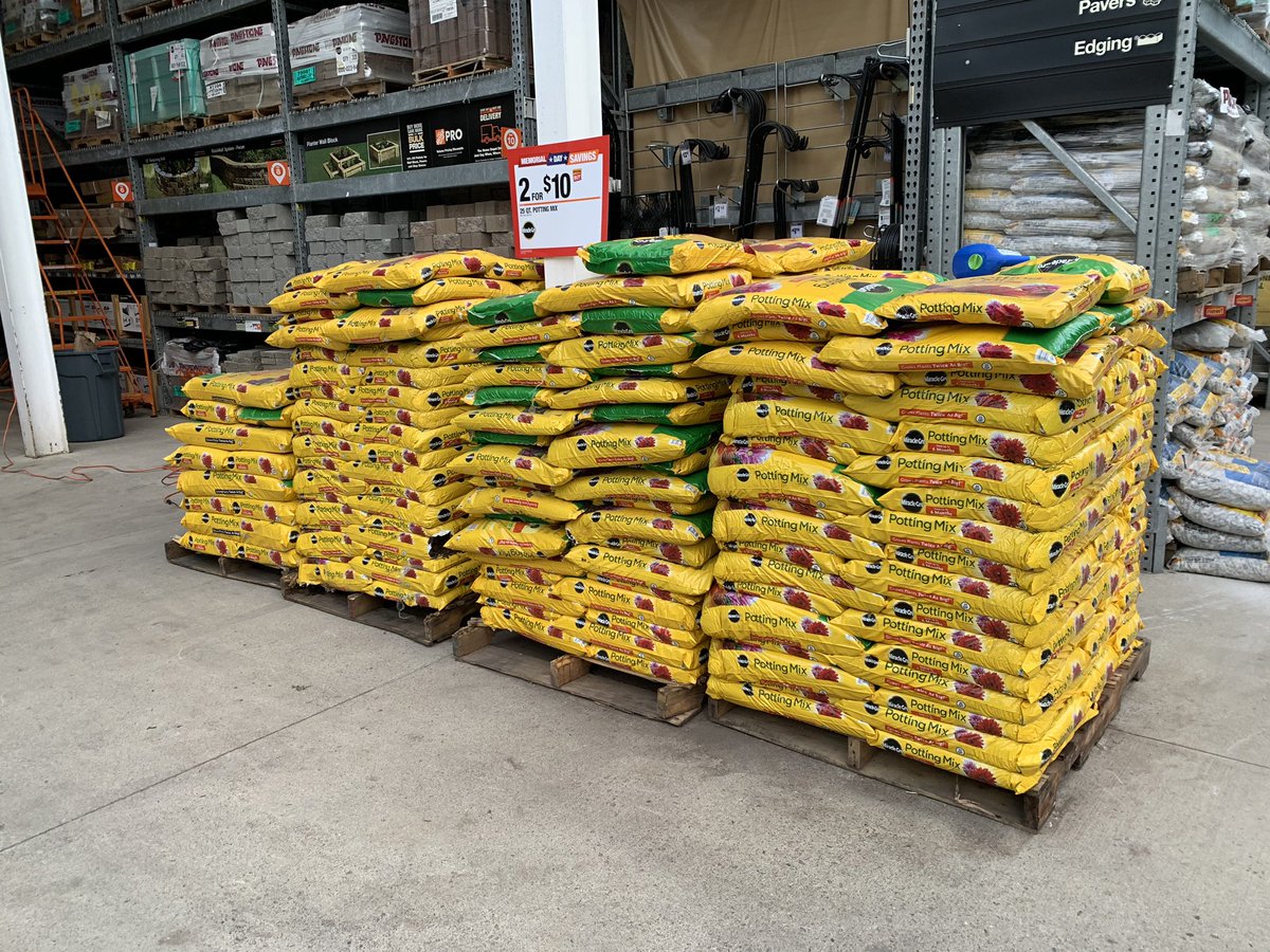 2663SarahNOPS's tweet photo. #RecoverySeason #onehomedepot #memorialdayweekend #๐บ๐ธ #stackithigh #watchitfly #freighteam #ilovemyjob @jairoanaranjo1 @NicoletteH17 @JasonArigoni https://t.co/g9e9Px05zZ