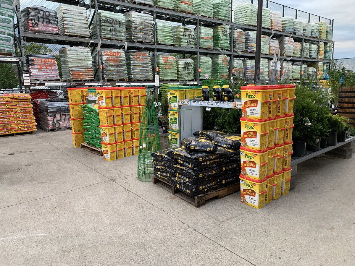 2663SarahNOPS's tweet photo. #RecoverySeason #onehomedepot #memorialdayweekend #๐บ๐ธ #stackithigh #watchitfly #freighteam #ilovemyjob @jairoanaranjo1 @NicoletteH17 @JasonArigoni https://t.co/g9e9Px05zZ