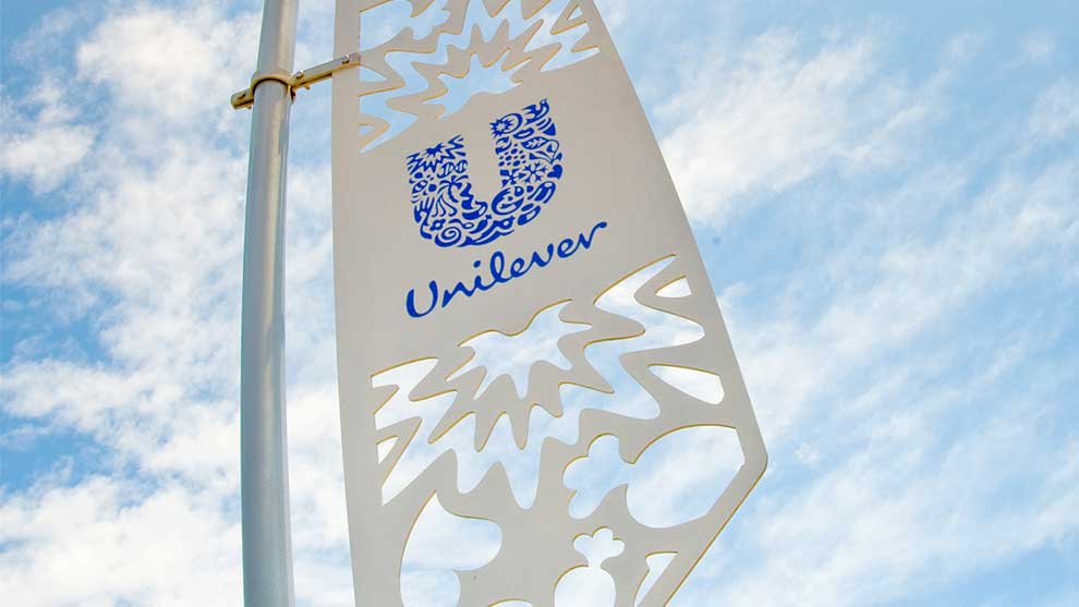 DXBMediaOffice's tweet photo. .@Unilever: We are committed to #UAE’s excellence vision. Lipton Jebel Ali was the 1st factory in UAE to achieve zero waste to landfill status in 2014 &amp; #Dubai Personal Care factory was MENA’s 1st &amp; largest private sector solar park in 2016. https://t.co/oRcYsQY3DD