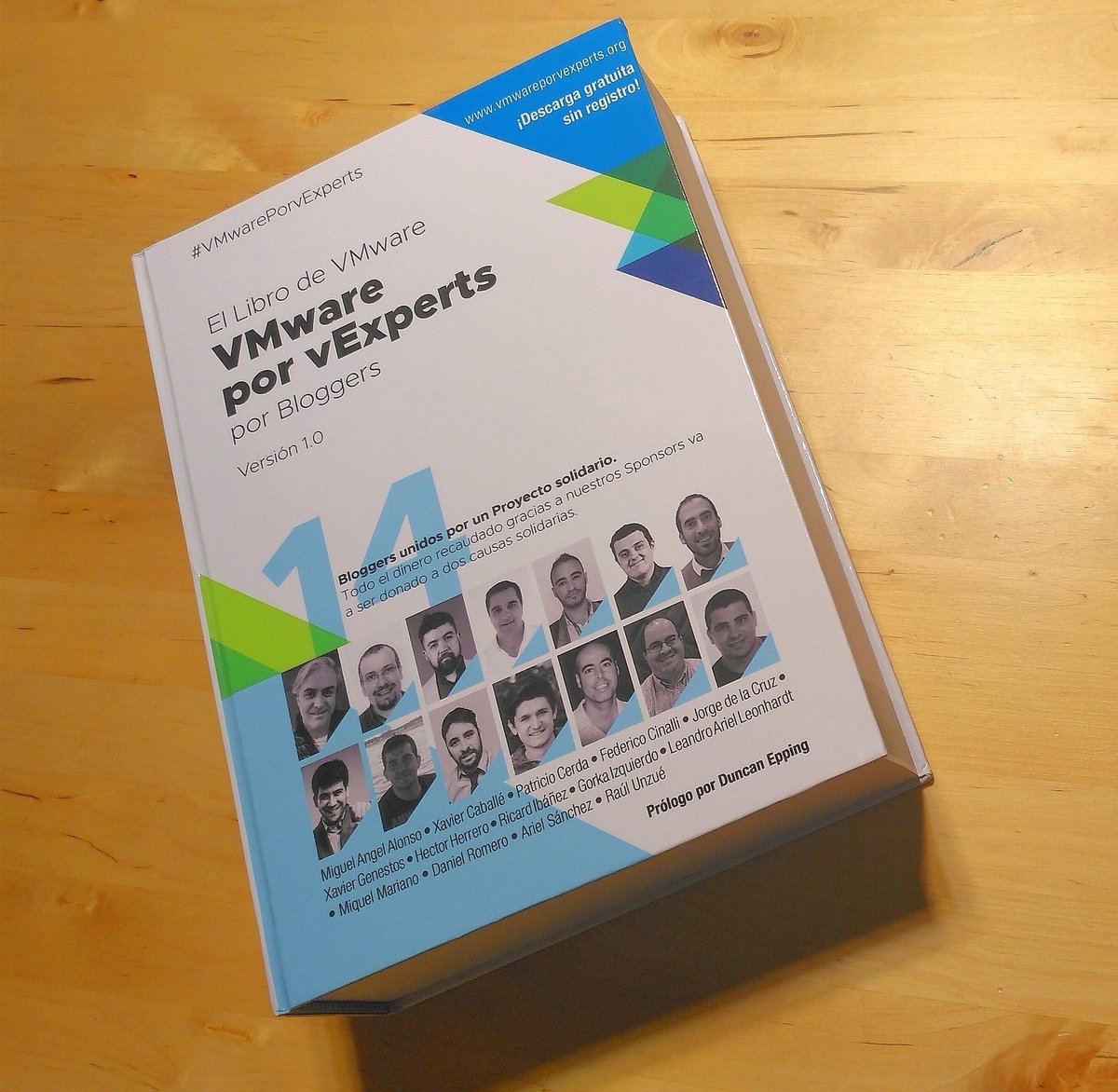 screenshotsit's tweet photo. Ha llegado el libro impreso #vmwareporvexperts, podéis descargar la edición en ebook desde
https://t.co/eVx4v8CchI
@vmwarevexperts @vmware_es https://t.co/Uz8YCD4hpc