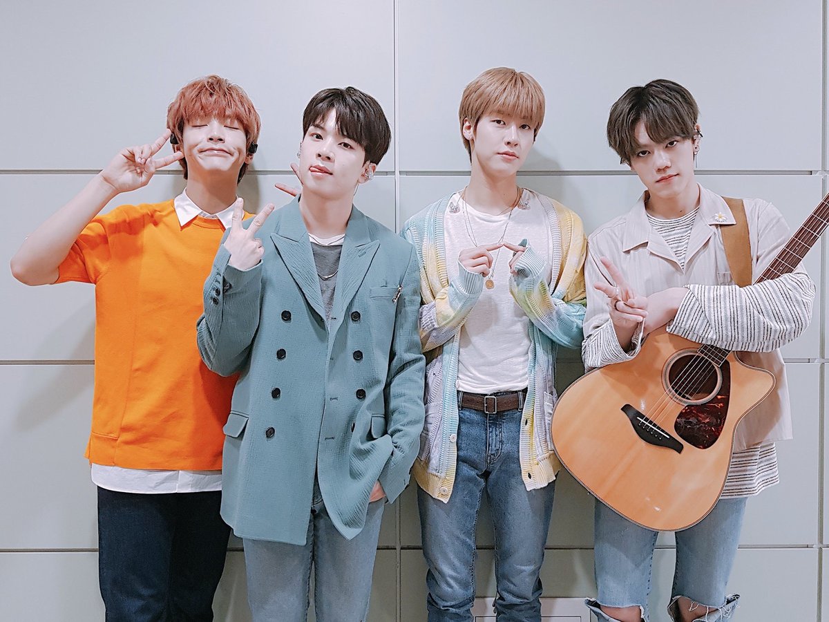 NFloset's tweet photo. 190508 쇼챔

유회승 자켓 - 노앙

#NOHANT #19ss #면자켓 #블레이저 #더블단추 #박시핏 #유니섹스 #엔플손민수 #엔플민수단 #엔민수 #엔플라잉 #회승 #엔플의상 #남돌패션 #봄이부시게 #BROTHERHOOD #nflying #둥둥톡톡 https://t.co/QOQgRSCpW9