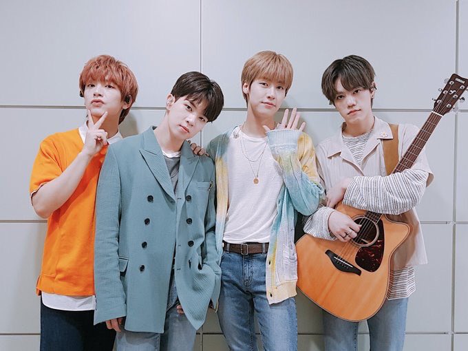 NFloset's tweet photo. 190508 쇼챔

유회승 자켓 - 노앙

#NOHANT #19ss #면자켓 #블레이저 #더블단추 #박시핏 #유니섹스 #엔플손민수 #엔플민수단 #엔민수 #엔플라잉 #회승 #엔플의상 #남돌패션 #봄이부시게 #BROTHERHOOD #nflying #둥둥톡톡 https://t.co/QOQgRSCpW9