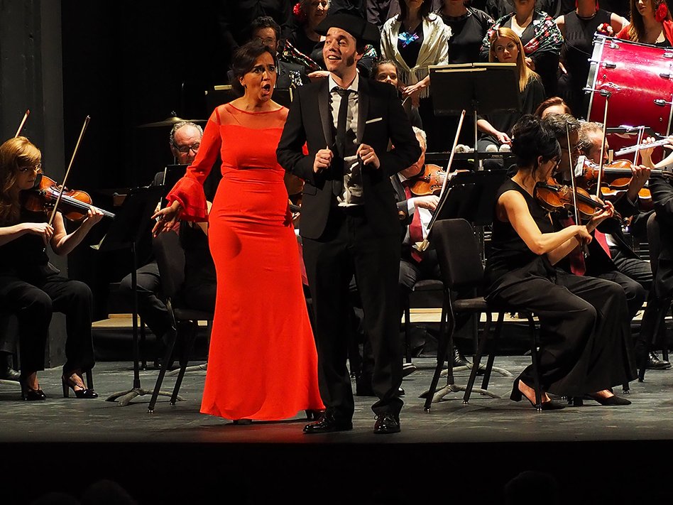 El #GranTeatro acogió ayer una gran Noche de #zarzuela en la que nos acompañó el <a href="/CoroOperaCordob/">Coro de Ópera</a> y las voces de #AuxiliadoraToledano y #JavierPovedano. ¡Bravo!