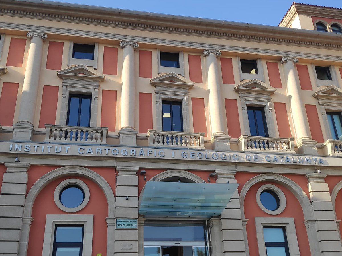 HeimdallProject's tweet photo. 📍Barcelona
👥2nd day´s meeting at @ICGCat, a beautiful place to meet all the EU partners 😃 ➡️ #TechnicalPartners join today the #EndUsers meetings https://t.co/RGbElVvL0t