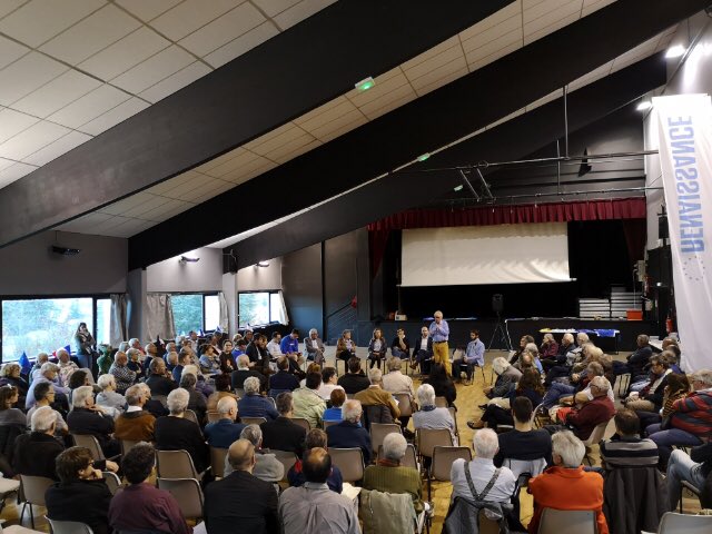 JeunesMacronSE's tweet image. Plus de 150 personnes réunis pour la liste @Renaissance_UE. 

👉🏼 Quel plaisir d’échanger avec @jnbarrot, @CecileGallien, @Citizen_PENico et Dominique Despras. 

👉🏼 Le @MoDem #Loire était présent grâce à @Thierry_MoDem 

J-3️⃣ avant les élections #Européennes