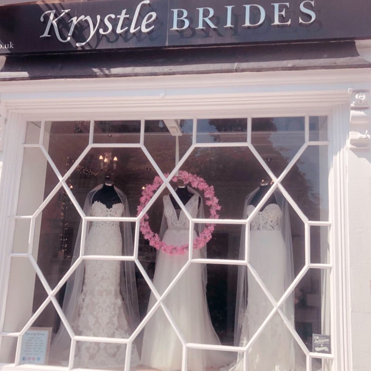 KrystleBrides's tweet photo. Summer vibes in this weeks window! https://t.co/ateoFTWPfg