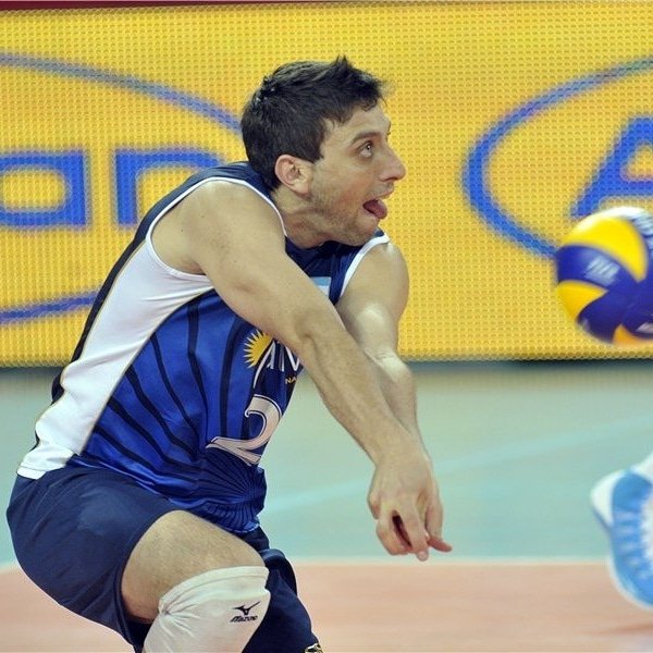 FilardiVoley's tweet photo. El receptor punta cordobés @javifilardi que viene de jugar en Libertad Burgi Voley, de Santa Fe, es la nueva incorporación de @GigantesVoley para esta temporada. #FilardiVoley #JaviFilardi https://t.co/8fvA26VC3A