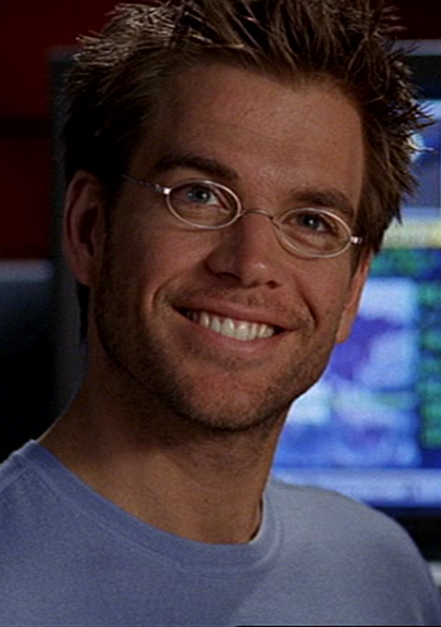 MondoShioren's tweet photo. Misses, but, honestly, after seeing the return of Z in ncis. I am more and more convinced that Michael is fine where he's, sheltered from all the nuisances that he would have only because his "T" it is important and not out of love for him. Stay safe! I love you, sweetheart. ❤️ https://t.co/X2s6xLVLHN