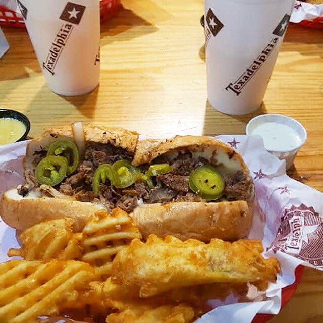 RTexadelphia's tweet photo. So many levels of deliciousness in this pic 😋 #TexadelphiaRIchardson https://t.co/By1djyECVI