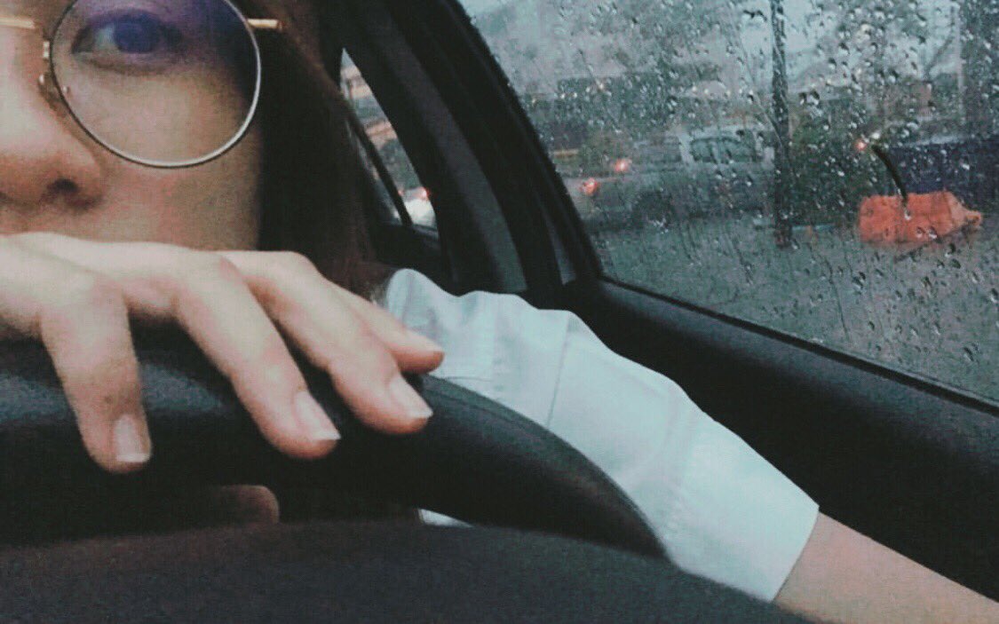 vrsmaiimaii's tweet image. สัมมีขับรถ อุ้ยกรี๊ดดดดดด ! 

หล่อมากกก !
แค่วางที่พวงมาลัยอะแกก ! หล่อที่สุด 
ถอยรถเอามือพาดเบาะคนข้างปะเนี้ยย ! 

สดสดนดนดยยดยดยด อั้ยย!!