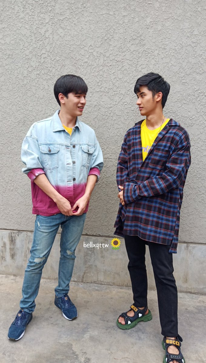 ShinningSun20's tweet photo. I love TayNew 3000💗
วิธีที่พวกเขาหัวเราะนั้นสวยงามเกินไป
이시간들 너무나 아름다워요 💞💙
#เตนิว #tawan_v #Newwiee
#crdpictoOwner
#Happiness #is #when #they #together https://t.co/fZLEqjhQaq