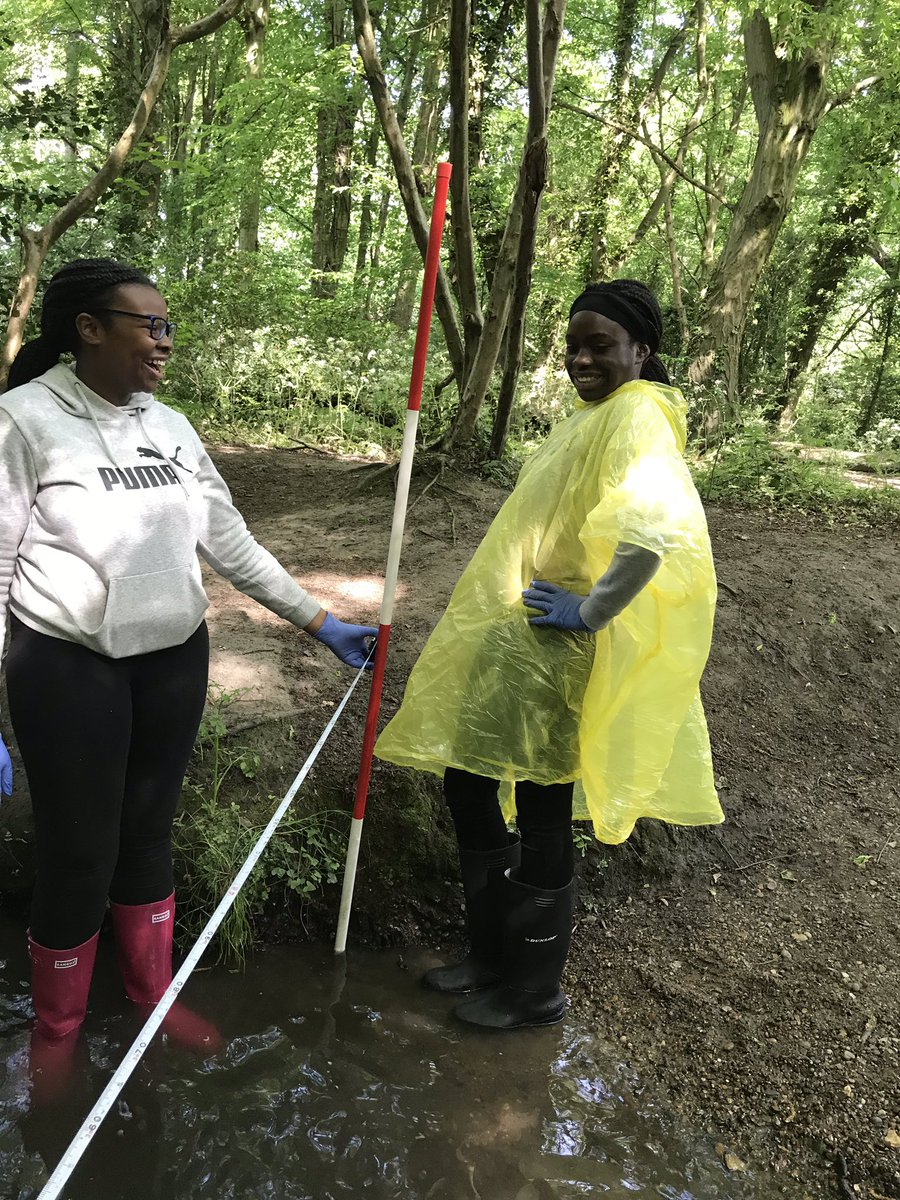 Second group of Year 10 gcse Geography students exploring river characteristics in Bexley. #GCSE fieldwork. Townley students always prepared! Excellent collection of data.
