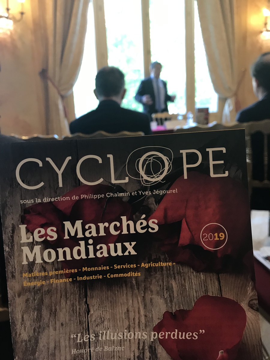 Les_CCE's tweet photo. Petit-déjeuner #ClubCCE
Philippe Chalmin nous fait part de son scénario du nouvel ordre mondial. "Il n'y a qu'une seule bonne nouvelle à se mettre sous la dent". Vous voulez savoir laquelle? Lisez son dernier rapport "Les illusions perdues" https://t.co/LqDk7bHZ4c https://t.co/Tb9HFHRVLO