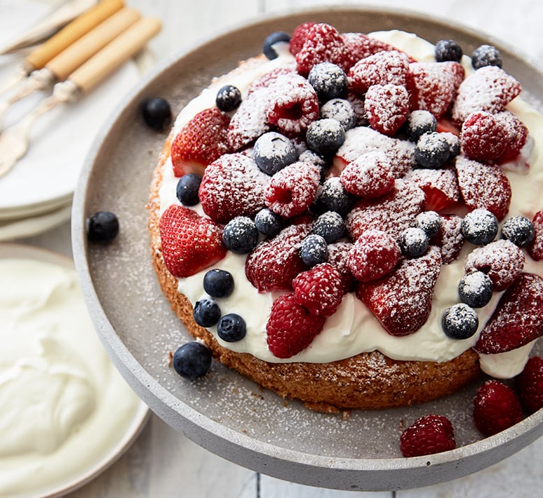 healthyfoodmag's tweet photo. If you're planning on doing some baking today, why not try making our lighter celebration cake, topped with fresh berries? We've used @natviauk to bring down the sugar content and topped it with fat-free yogurt
https://t.co/ZlVYfrxY53 https://t.co/Oz13JdTO6S