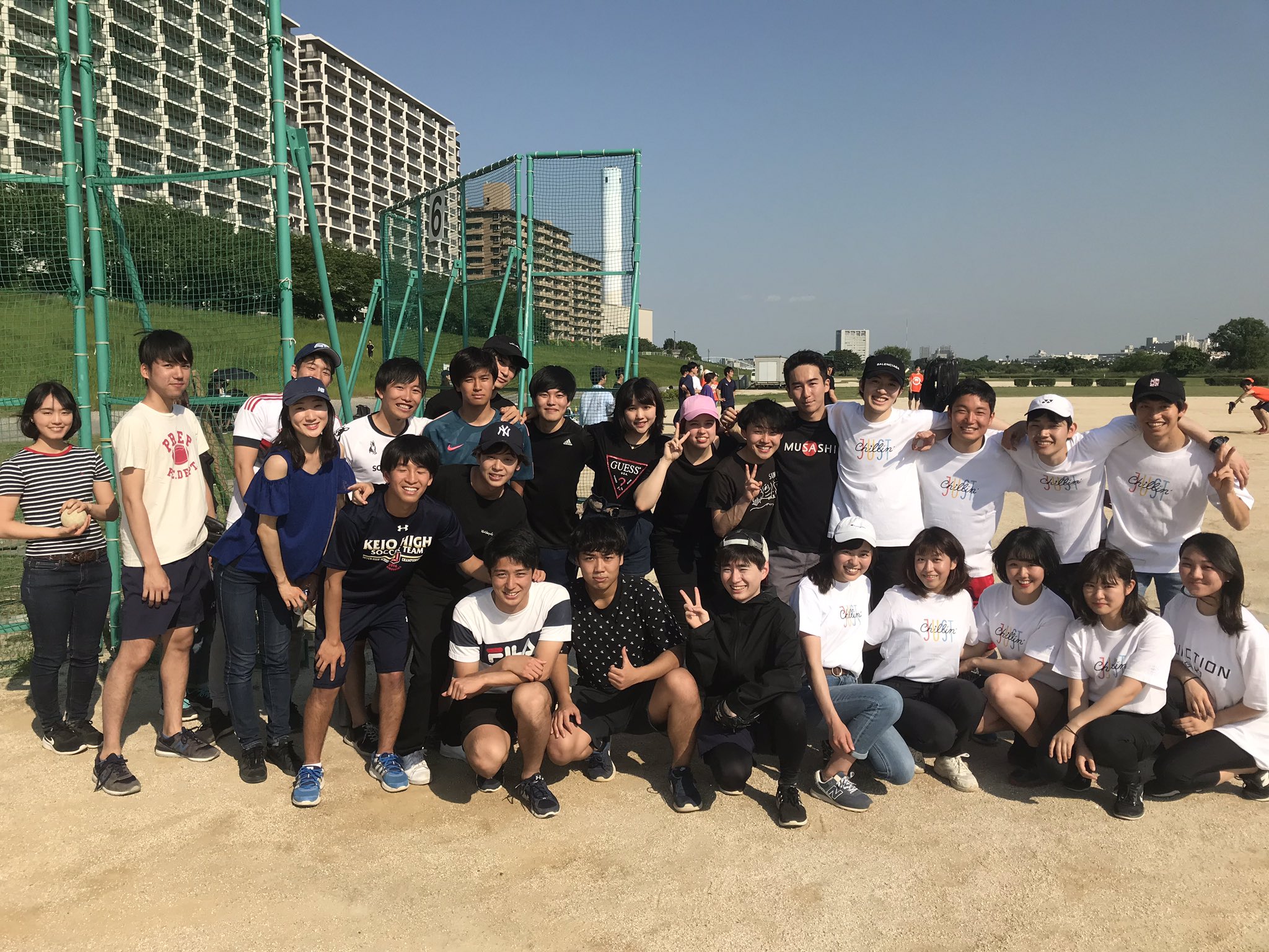 22年度慶應義塾大学法学部政治学科ゼミナール委員会 本日も無事ソフトボール大会を開催することができました 塩原ゼミ 笠原ゼミ 西野ゼミ 河野ゼミがそれぞれ決勝トーナメント進出となります ご協力いただいた皆様ありがとうございました 決勝