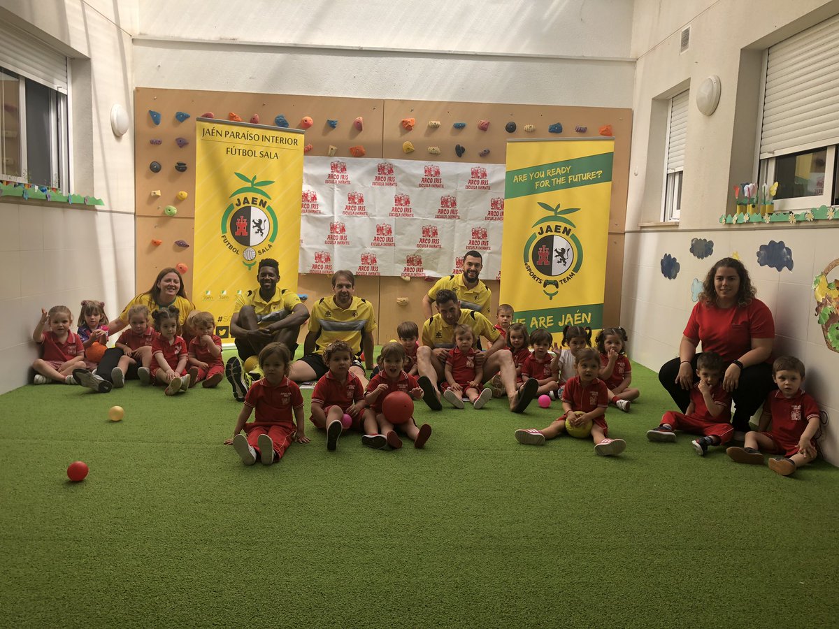 JaenFS's tweet photo. Hoy visitamos a los pequeñitos del Centro Infantil Arco Iris de Jaén donde hemos compartido un ratito de diversión.

¡Nos lo hemos pasado genial! #SomosJaén https://t.co/4ilbSOHP0F