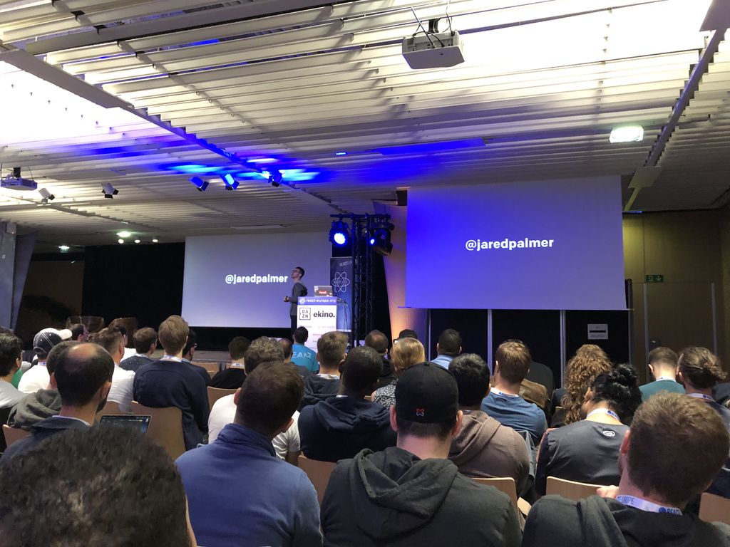 AleBiavati's tweet photo. In Paris for React Europe! 🤟 it's such a beautiful city.. and I had the chance to hang with some old friends too 🥰 @dreyeros mirjiana_maras
.
.
.
#reacteurope #reactjs #conference #paris #france https://t.co/mpwtdx4lod