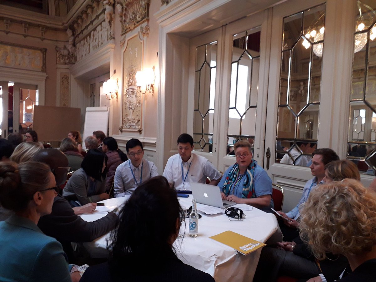 ClimatAlliance's tweet image. Lively discussions and interesting examples on how to plan ambitious #climate and #energy policies between all levels of government #ICCA2019 @NinaWettern @bmu