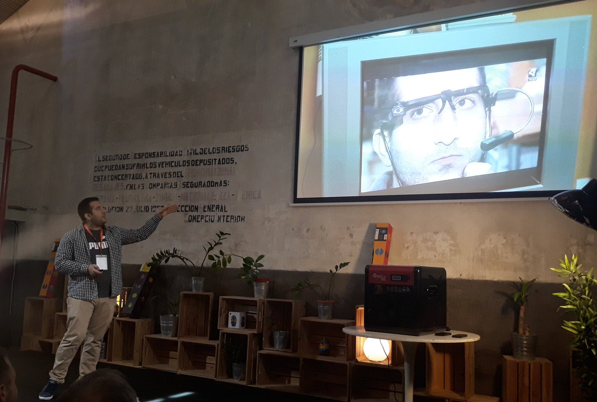 LuisMartinNuez's tweet photo. Hoy repetimos en #Madrid Porque siempre hay tiempo para parar y pedirle a la vida "5 minutos para soñar" @ainventores  #SteamItUpEdelvives de @Edelvives "Entre creer y crear sólo hay una letra de distancia" 🚀🚀 en @ImpactHubMAD @EdelvivesPRO #5minutosmasparasoñar https://t.co/oVA1ovWL1s