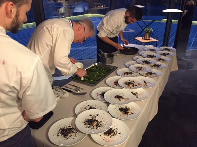 Pour une soirée de prestige ou un dîner de gala, le cadre remarquable de Port Rambaud éblouira tous vos invités. Pouvant accueillir de 10 à 130 personnes en dîner assis, les espaces de Port Rambaud se prête parfaitement à l’exercice si vous cherchez un lieu élégant et cosy.