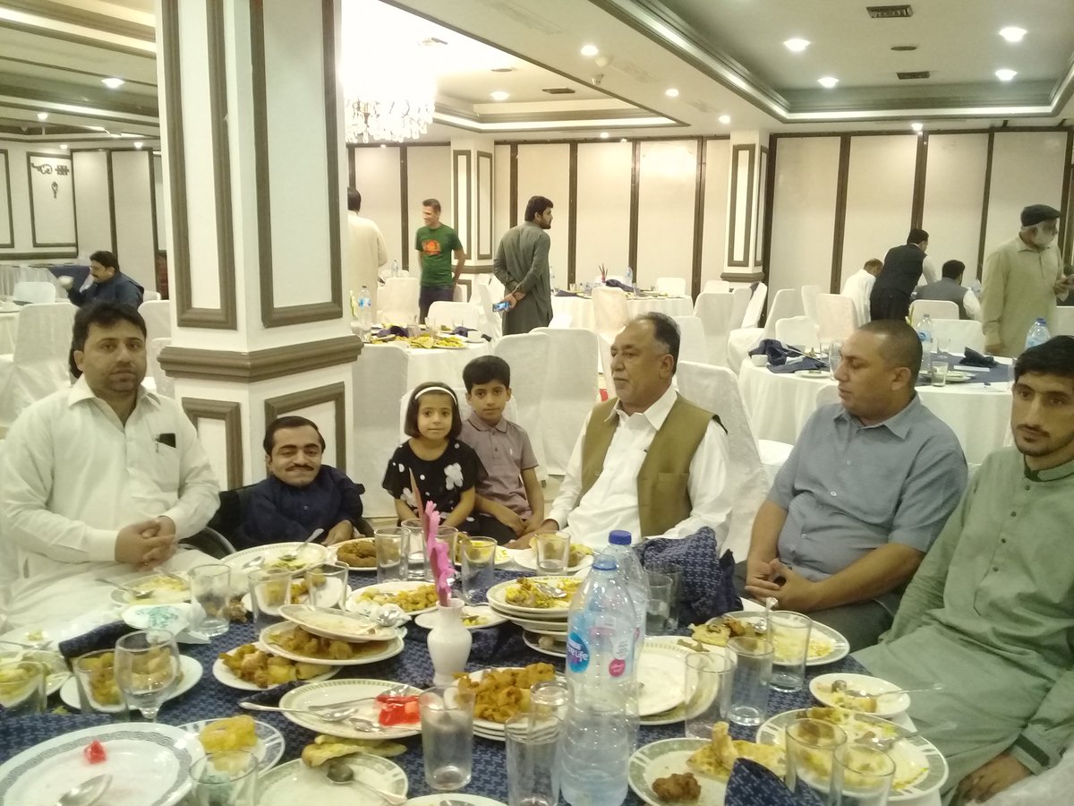 Syedomair88's tweet photo. After dinner from @Suchtvnews and my friends have wonderful time with all of them owner of #such_tv and Seo #Malik_Mushtaq_Hussain  @mazhar_barlas https://t.co/S3PtTLpNvu