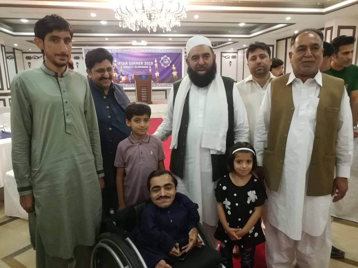Syedomair88's tweet photo. After dinner from @Suchtvnews and my friends have wonderful time with all of them owner of #such_tv and Seo #Malik_Mushtaq_Hussain  @mazhar_barlas https://t.co/S3PtTLpNvu