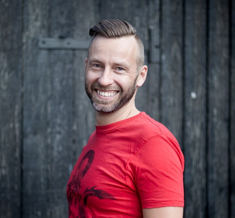 "HVAD HVIS DER IKKE ER NOGET I VEJEN MED BØRNENE, MEN NOGET I VEJEN MED MÅDEN VI UNDERVISER?"

Næste række i listen over 100 sociale innovation til de næste 100 år er ingen andre end @ToreKjellow fra <a href="/skolenispil/">SKOLEN I SPIL</a>!

#21stcenturyskills #sdg4 
bit.ly/2JzYsw4