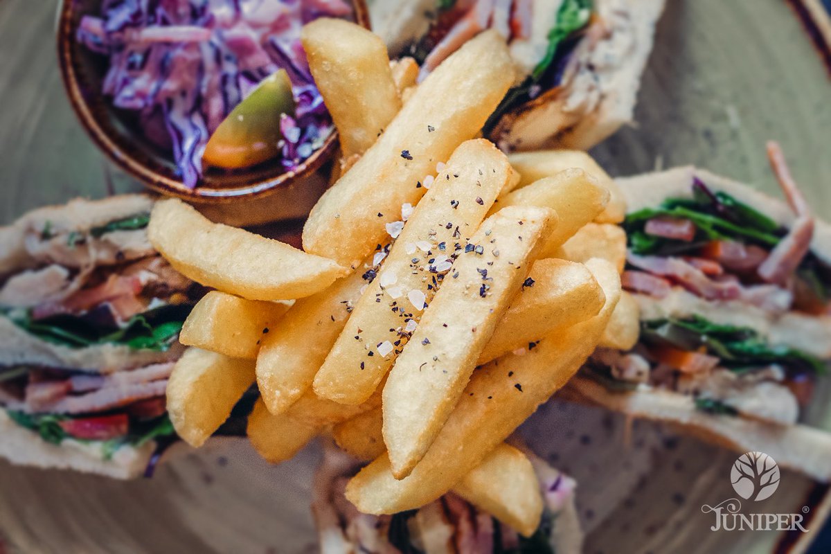 JuniperBramhall's tweet photo. #CharlesDickens published the earliest recorded description of โ#chipsโ (#ATaleOfTwoCities', 1859); โhusky chips of potatoes, fried with some reluctant drops of oilโ.
By then, potatoes fuelled the #NorthWest #IndustrialRevolution. #TripleCooked, fluffy insides, crispy outsides. https://t.co/uMwUSmQB80