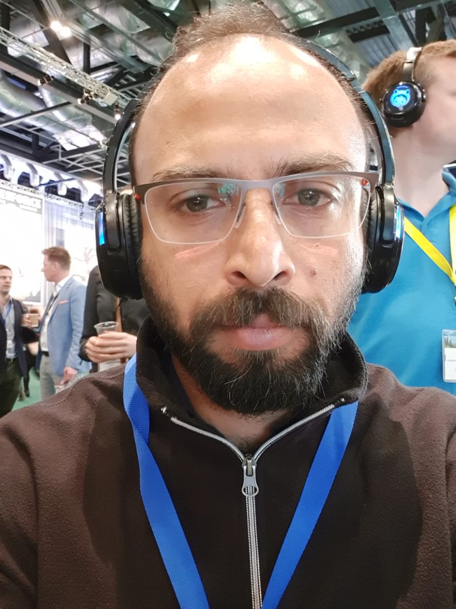 Extentia_Cloud's tweet photo. @bmoothedan loved the early morning session on “creating a Trailhead culture of learning” almost as much as we love his swanky #SalesforceAstro headset!

#SalesforceTour @partnerforce  @littleiglooo https://t.co/eTuSZjtwOm