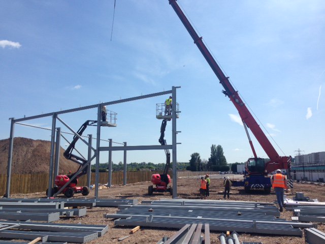 InnesEngland's tweet image. We love watching new #developments being built so it's very exciting to see Trent Gateway in #Beeston going up 🏗️

Contact @ScottAgent007 for more details on this speculative #industrial site.