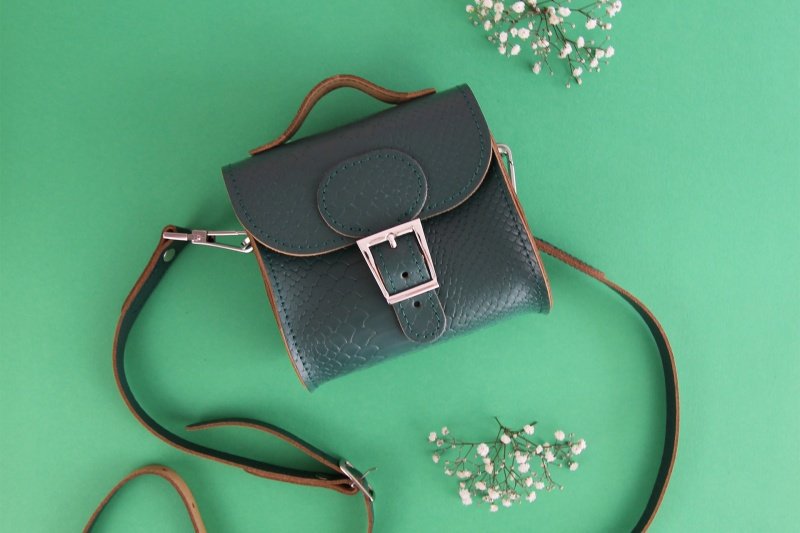 Things British tweet media