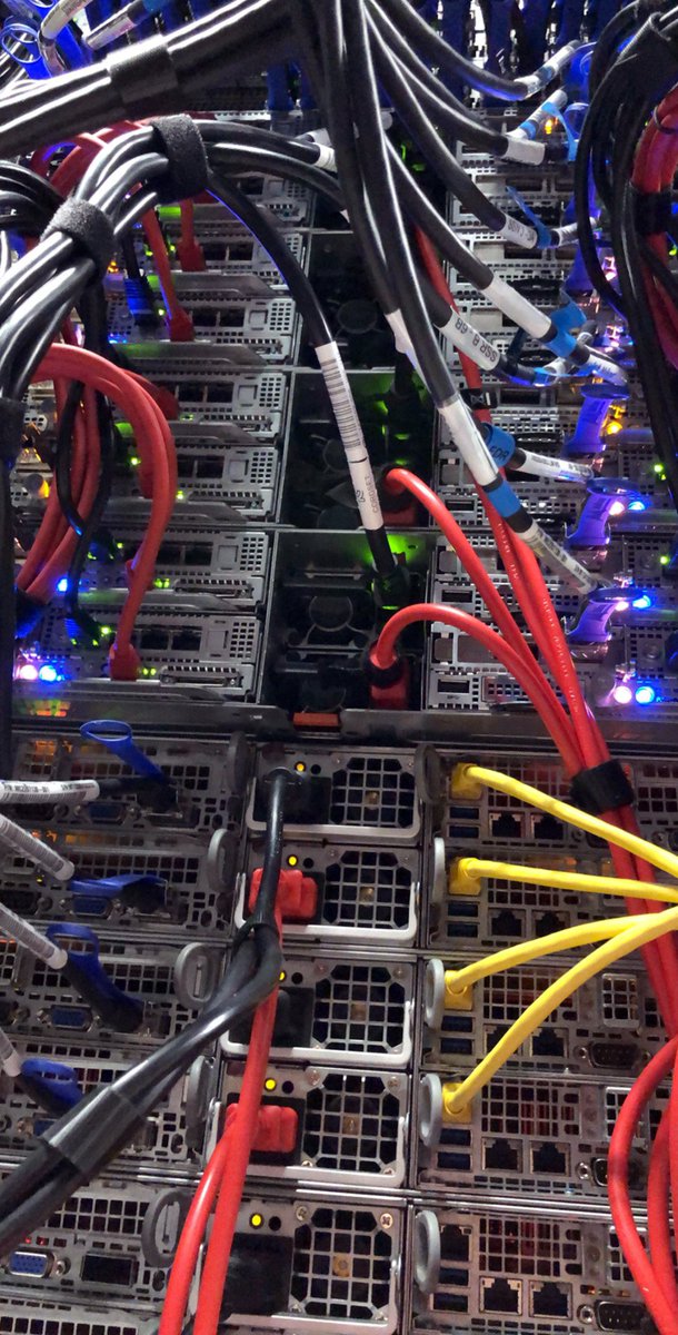 ExtendoDC's tweet image. Rackage du cluster de calcul haute performance #HPC #EUROCFD : 2000 coeurs et +30 téraflops pour la #SimulationNumerique dans des baies haute densité du #datacenter #CloudComputing