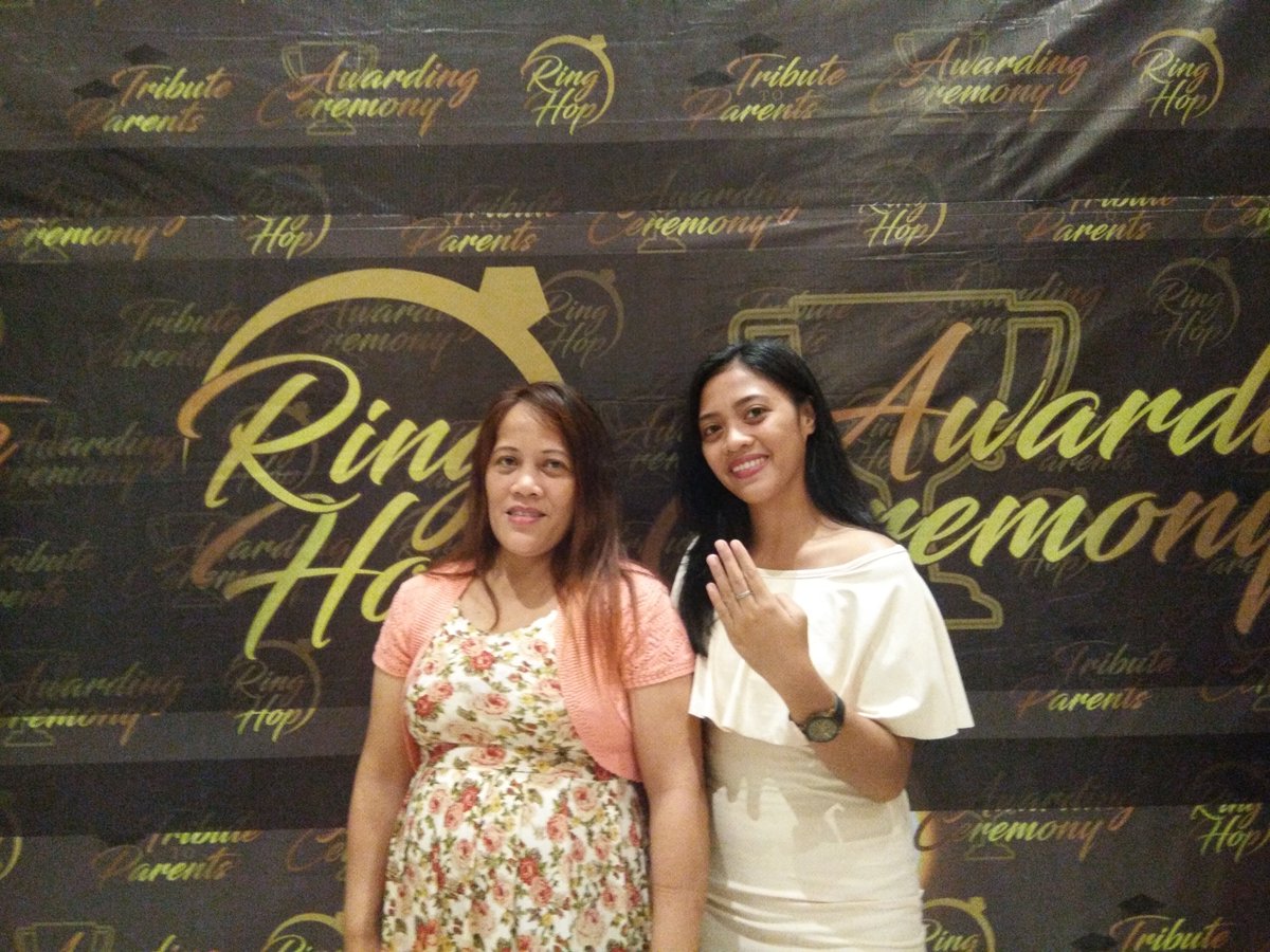 TAKEASIDErina's tweet photo. With ma mothahhh 😊😊😊
#ringhop
#tributetoparents https://t.co/VOQcXDM9SC