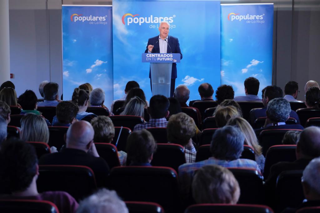 jiceniceros's tweet photo. Vamos a superar a las encuestas el próximo #26M. Necesitamos la confianza mayoritaria para formar un Gobierno de garantías. Tenemos la voluntad de que #LaRioja sea la mejor región de España y el proyecto @LaRiojaPP lo va a conseguir. 
#26M #SigamosMejorando #CentradosEnTuFuturo https://t.co/Z27lCJUO69