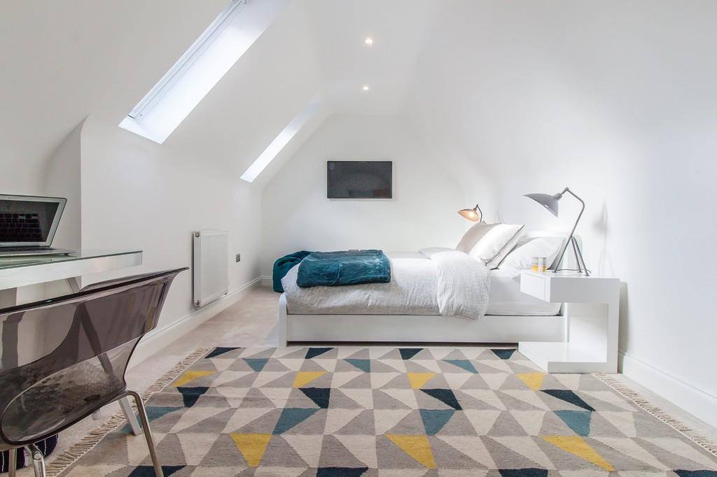 granarydev's tweet image. Check out some of the beautiful #bedrooms from our #VictoriaHeights #ShowHome. You won't find any pokey singles in any of our properties – all are generously sized doubles.  We're open 10am-3pm Monday to Friday. For Saturday viewings just give us a call on 01763 261 235.