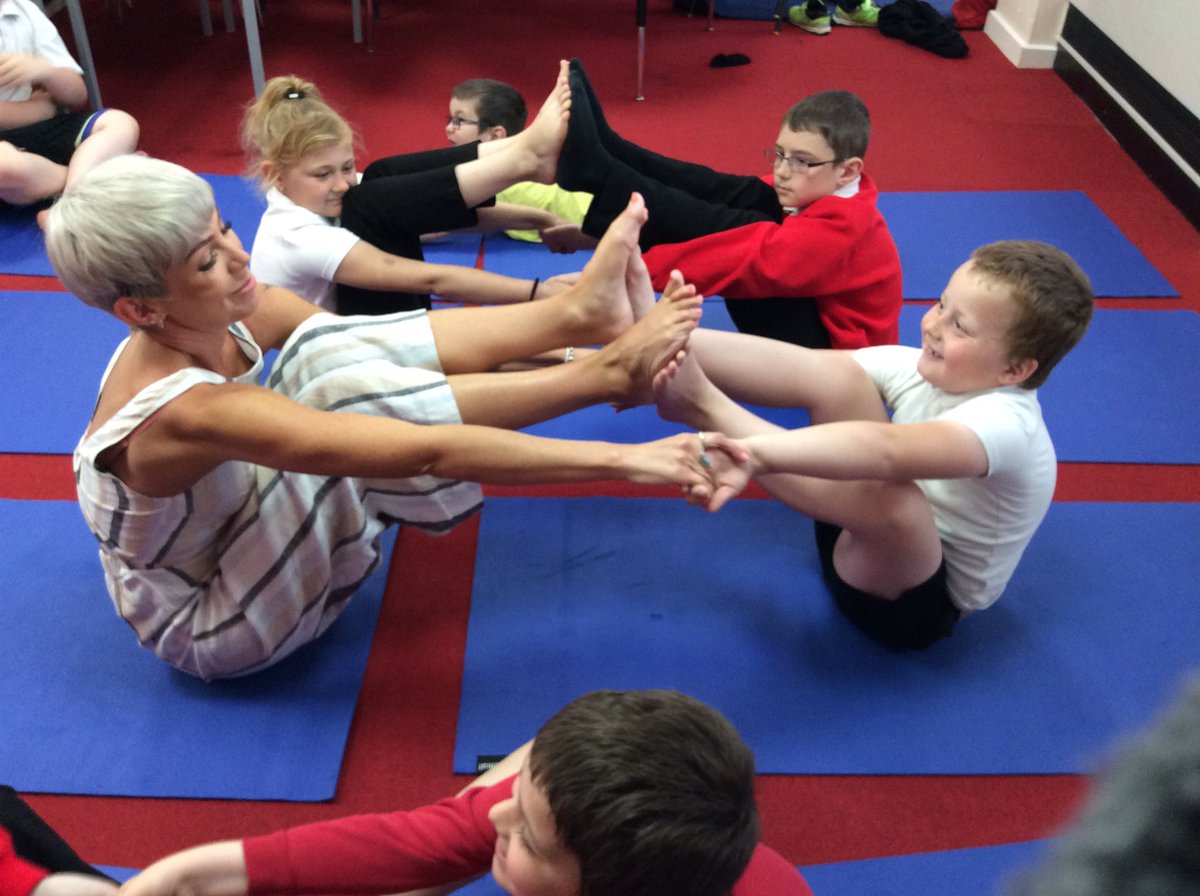 EPA_MySpace's tweet photo. MySpace Yoga #relax #bemindful #yoga #mountainpose #breathe #beawareofyourself @EastfieldPri https://t.co/yMnBByZKQt