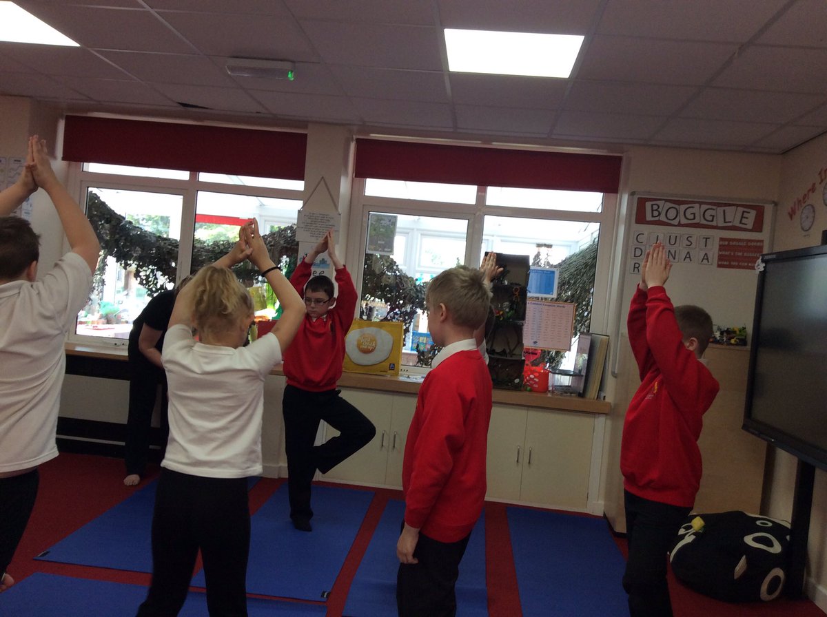 EPA_MySpace's tweet photo. MySpace Yoga #relax #bemindful #yoga #mountainpose #breathe #beawareofyourself @EastfieldPri https://t.co/yMnBByZKQt