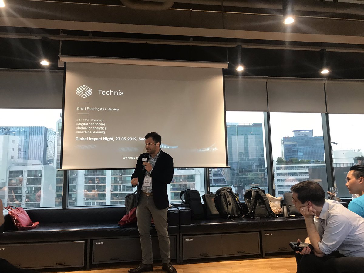 abiroreibi's tweet photo. Finishing #Liftlabseoul day with a #globalimpact evening with all participants & with #swiss #korean #startups Technis, Eone & Domogo pitches. π@heyground for hosting us on your rooftop & for organizing this evening for a well deserved celebration moment #impact #seoul #korea https://t.co/De486W4g5Z