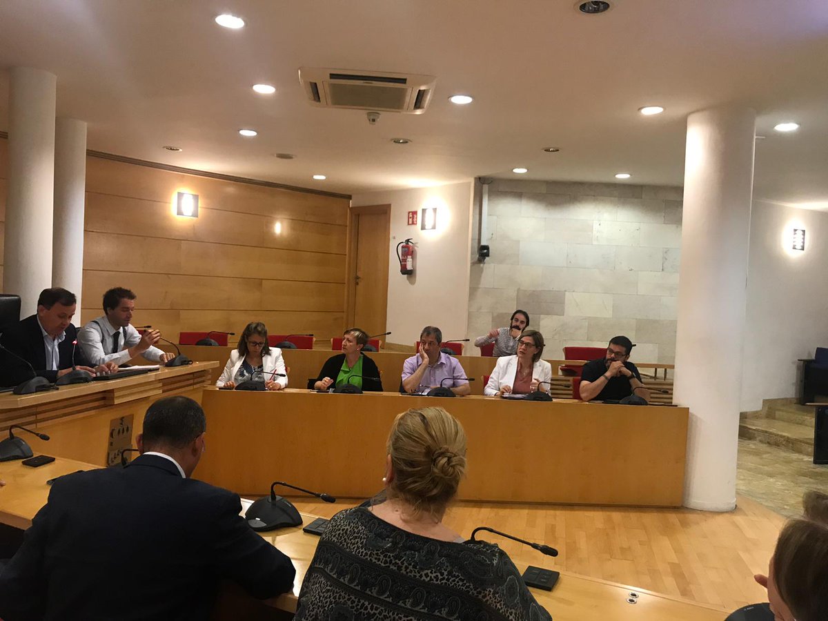 🔴 Miembros de Podemos e IU no acuden a la junta de accionistas de EMVICOSA, la empresa municipal de la vivienda de Coslada.

¿Qué prioridades tienen? 
Que no te engañen....

#COSLADA